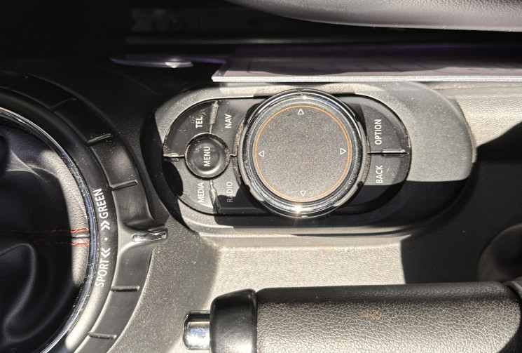 Mini Mini (F56) 3 Portes JCW (JOHN COOPER WORKS) 2.0 i 16V 231 cv Boîte auto