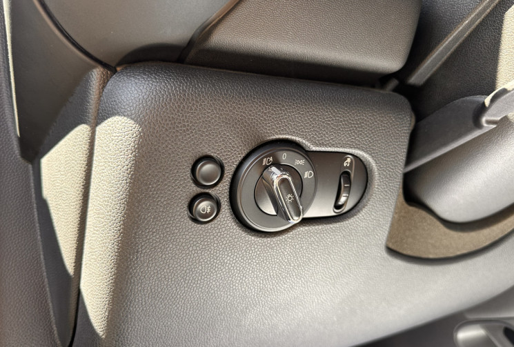 Mini Mini (F56) 3 Portes JCW (JOHN COOPER WORKS) 2.0 i 16V 231 cv Boîte auto