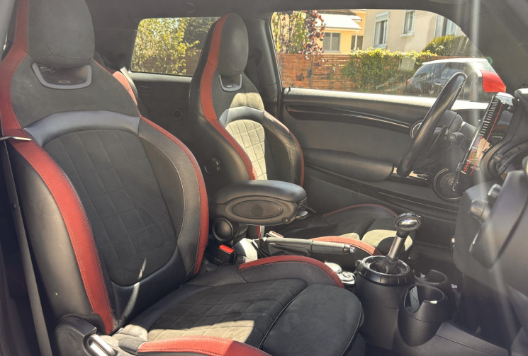Mini Mini (F56) 3 Portes JCW (JOHN COOPER WORKS) 2.0 i 16V 231 cv Boîte auto