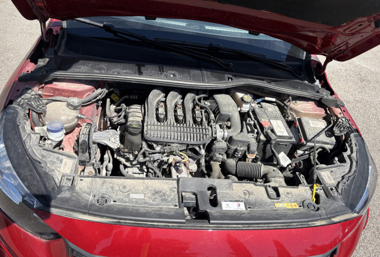 Peugeot 208 1.2i 75cv Active / CarPlay / 1ere main / 24000km / très bon état / 2022