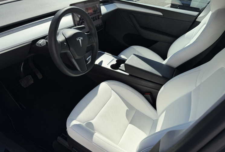 Tesla Model Y Standard RWD 300 ch / Première main / SOH 95%