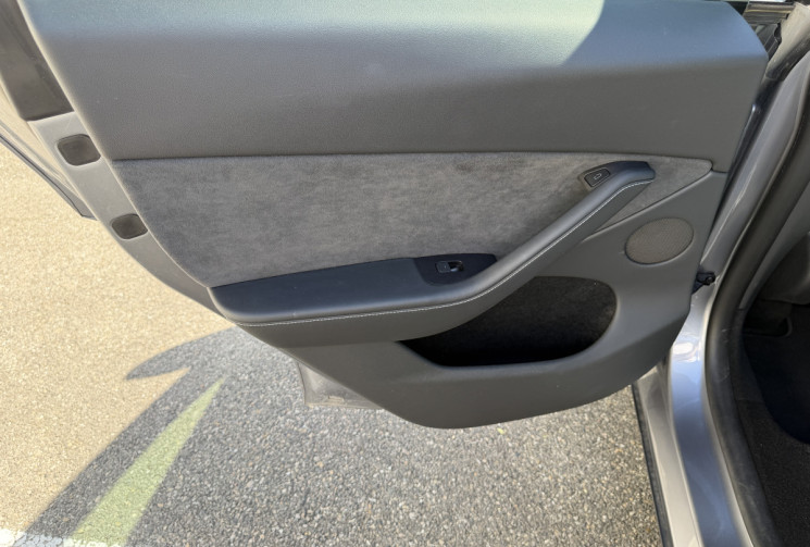 Tesla Model Y Standard RWD 300 ch / Première main / SOH 95%