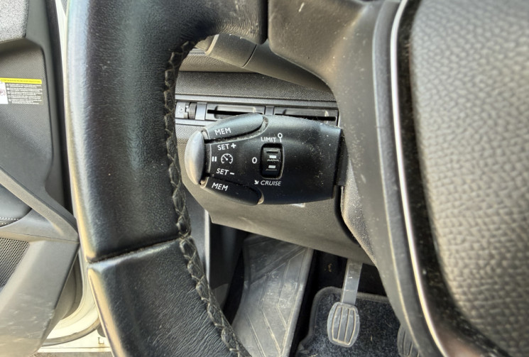 Peugeot 3008 1.5 BLUEHDI 130 ALLURE BVM6 / CARPLAY / CAMERA
