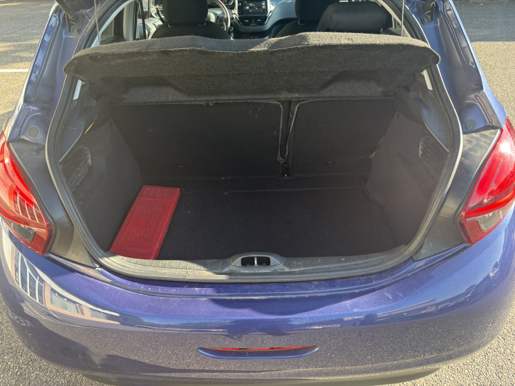 Peugeot 208 1.2 PureTech 82 ch Style / Première main / Suivi complet / Distribution Embrayage OK