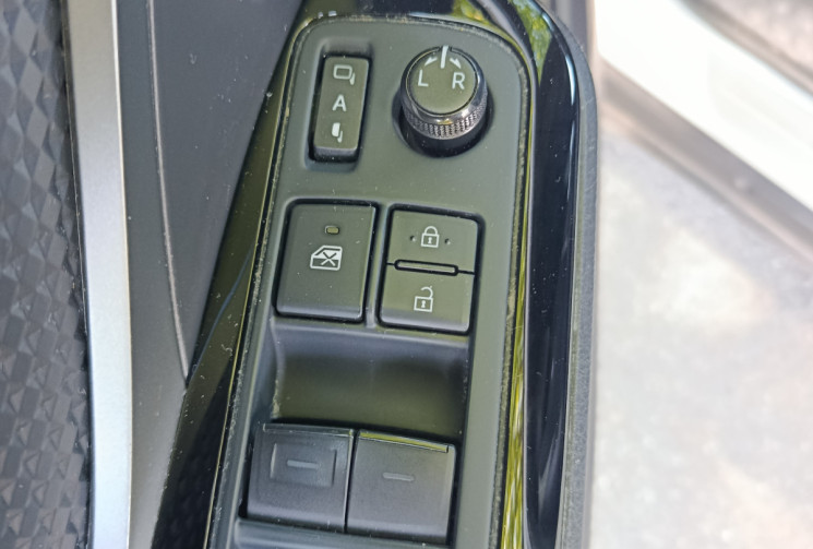 Toyota C-HR 1.8 VVT-i GR SPORT 122 HSD / Boîte Auto / Entretien Full Toyota / 1ERE MAIN