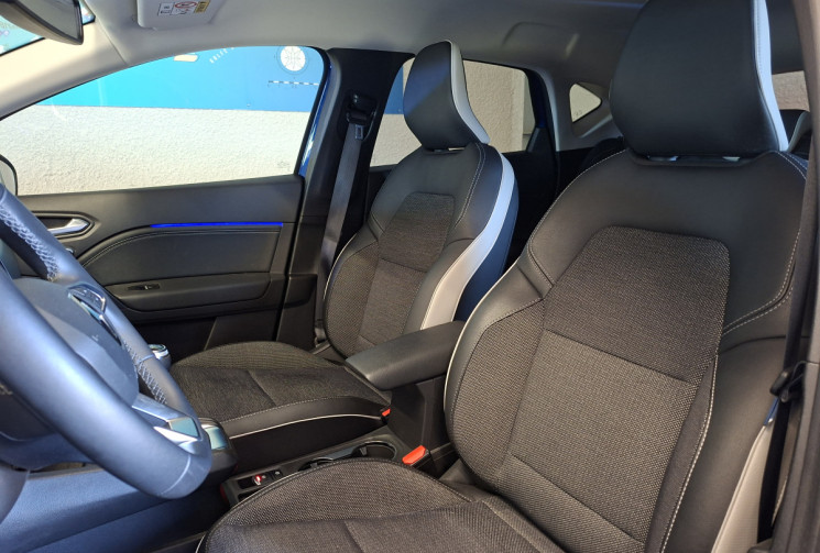 Renault Captur 1.3 TCE 140 MILD HYBRIDE TECHNO