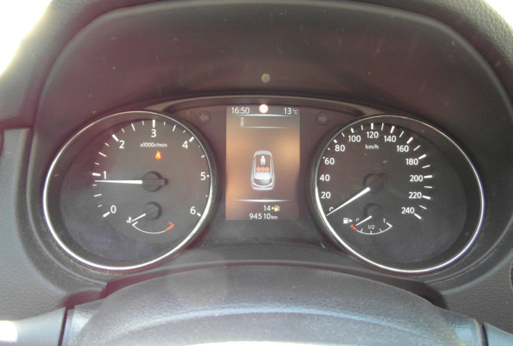 Nissan Qashqai QASHQAI 1.5 DCI 110 CONNECT EDITION TOIT PANO ATTELAGE