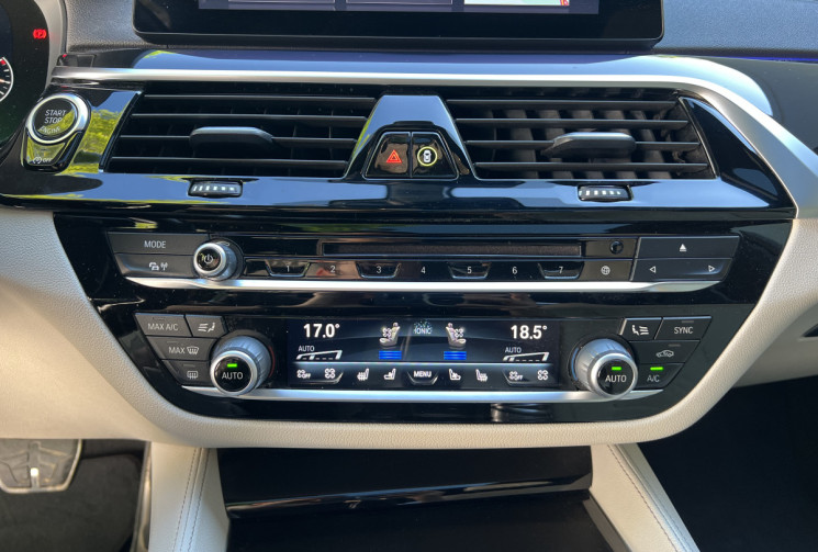 BMW Série 5 540d xDrive 320 BVA8 M Sport / Harman Kardon / Toit Ouvrant / Suspension Adaptative /HUD