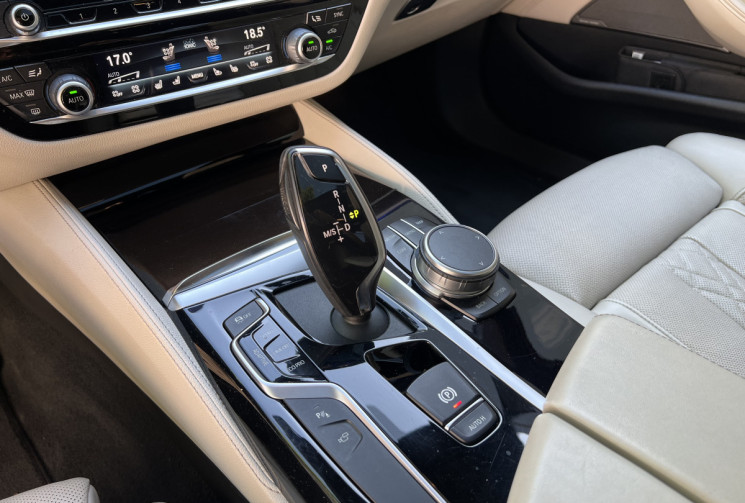 BMW Série 5 540d xDrive 320 BVA8 M Sport / Harman Kardon / Toit Ouvrant / Suspension Adaptative /HUD