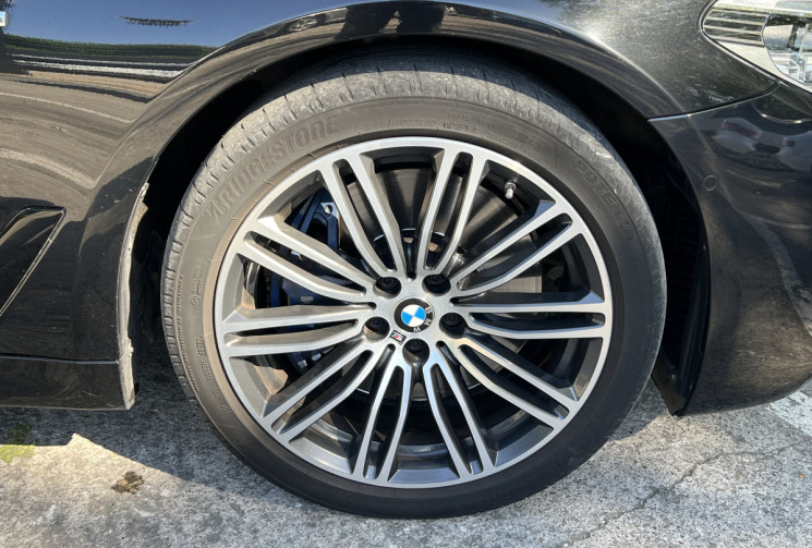 BMW Série 5 540d xDrive 320 BVA8 M Sport / Harman Kardon / Toit Ouvrant / Suspension Adaptative /HUD