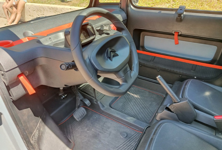 Citroën Ami  - 5.400 km - 1ère Main - Toit Pano. - Révision faite  - Pack déco Rouge