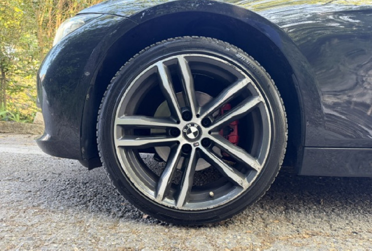 BMW Série 3 Lounge + 2.0 190 cv / caméra d’intersection / cuir / affichage tête haute / 