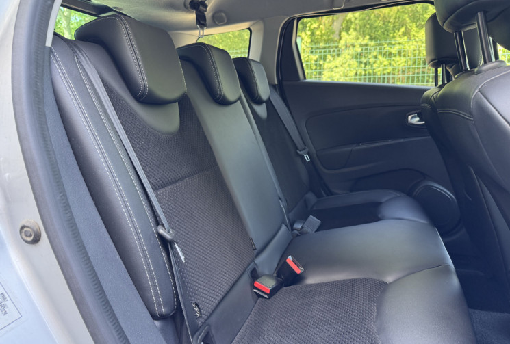 Renault CLIO ESTATE IV INTENS 1.5 DCI 110 / Camera / GPS / Distri et entretien à jour / Garantie 6m