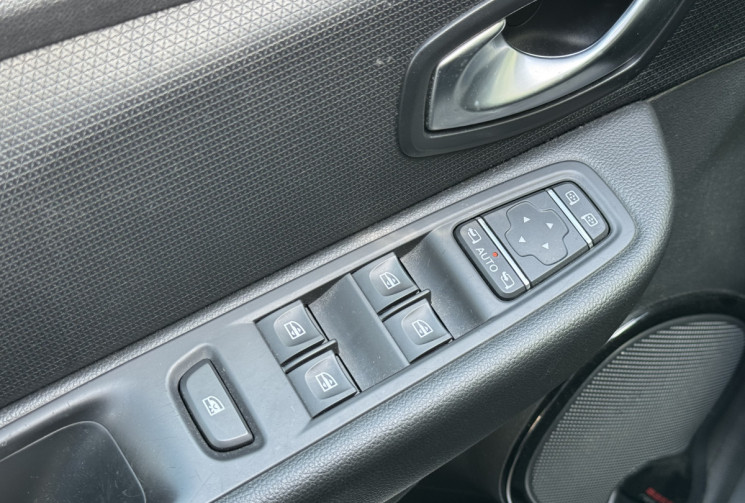 Renault CLIO ESTATE IV INTENS 1.5 DCI 110 / Camera / GPS / Distri et entretien à jour / Garantie 6m