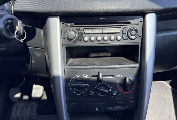 Peugeot 207 1.4 VTi 95 cv SERIE 64 