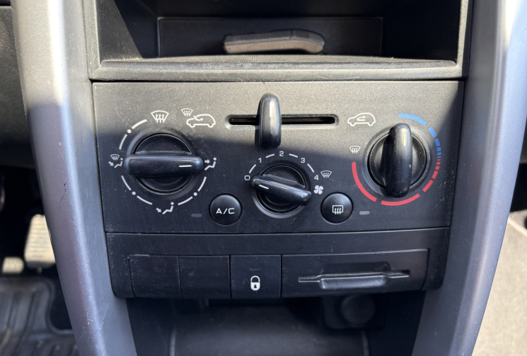 Peugeot 207 1.4 VTi 95 cv SERIE 64 