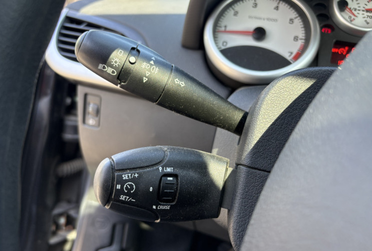 Peugeot 207 1.4 VTi 95 cv SERIE 64 