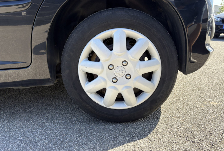 Peugeot 207 1.4 VTi 95 cv SERIE 64 