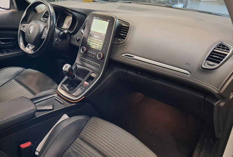 Renault Scénic IV  1.2 TCe 130 INTENS  - TOIT PANO HUD - SUIVI ENTRETIEN -