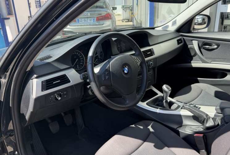 BMW SERIE 3 TOURING 318i 143 Confort - Suivi BMW complet