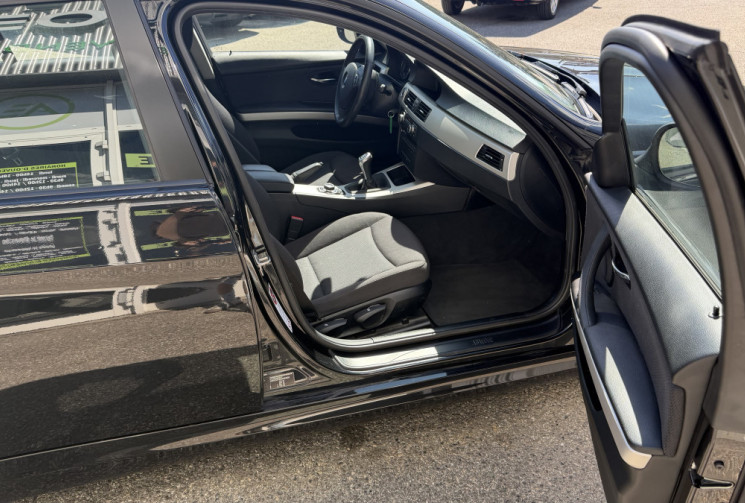 BMW SERIE 3 TOURING 318i 143 Confort - Suivi BMW complet