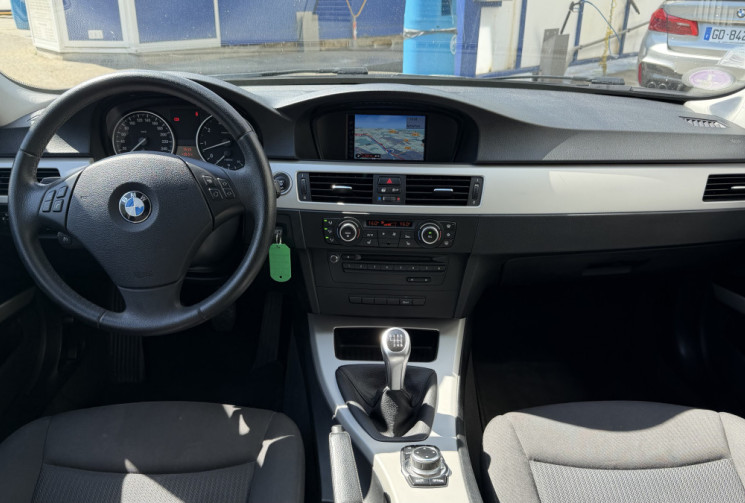 BMW SERIE 3 TOURING 318i 143 Confort - Suivi BMW complet