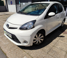 Toyota Aygo 5 Portes 1.0 VVTi  68 cv / Dynamic / Clim et Bluetooth