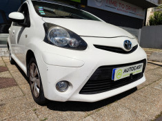 Toyota Aygo 5 Portes 1.0 VVTi 12V 68 cv / Dynamic / Clim et Bluetooth