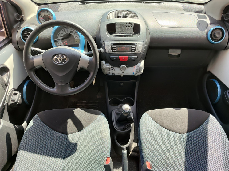 Toyota Aygo 5 Portes 1.0 VVTi 12V 68 cv / Dynamic / Clim et Bluetooth