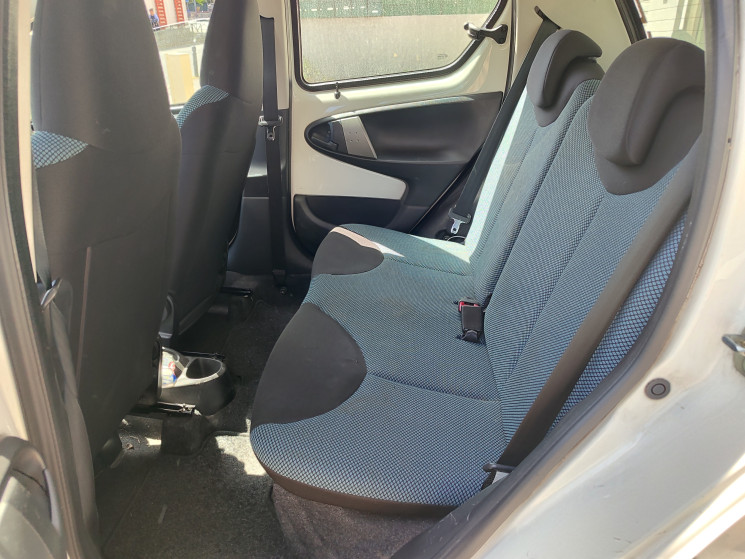 Toyota Aygo 5 Portes 1.0 VVTi 12V 68 cv / Dynamic / Clim et Bluetooth