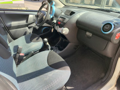 Toyota Aygo 5 Portes 1.0 VVTi 12V 68 cv / Dynamic / Clim et Bluetooth