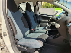 Toyota Aygo 5 Portes 1.0 VVTi 12V 68 cv / Dynamic / Clim et Bluetooth