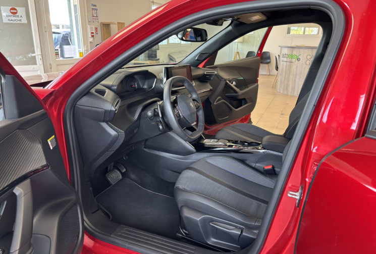 Peugeot 2008 1.5 BLUEHDI EAT8 130 ALLURE