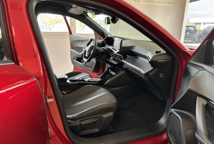 Peugeot 2008 1.5 BLUEHDI EAT8 130 ALLURE