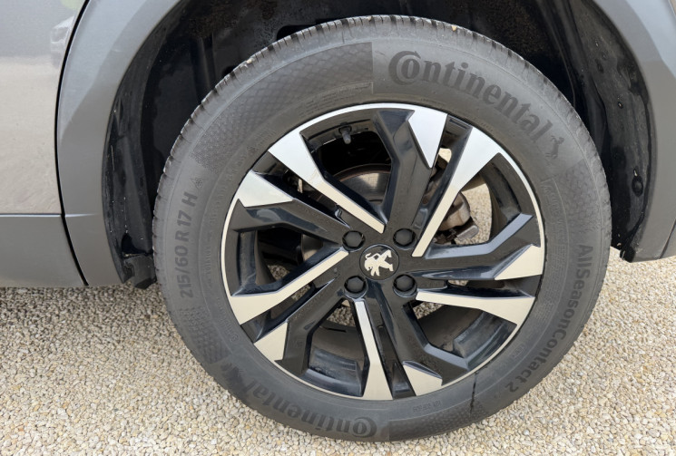 Peugeot 2008 1.2 PTC 130 CH ALLURE BVM6 / SUIVI A JOUR 