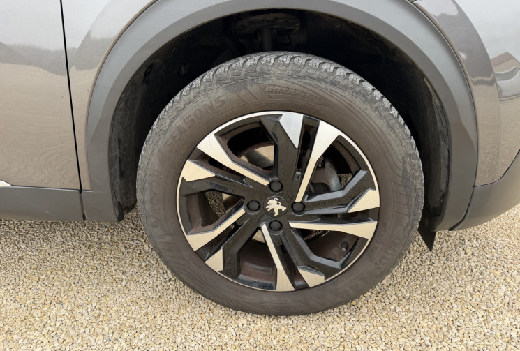 Peugeot 2008 1.2 PTC 130 CH ALLURE BVM6 / SUIVI A JOUR 