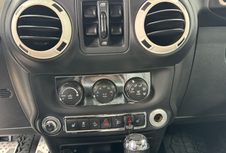 Jeep WRANGLER UNLIMITED JK UNLIMITED ARCTIC 2.8 CRD 16V DPF 4WD 200CH/ DISTRIBUTION A JOURS 