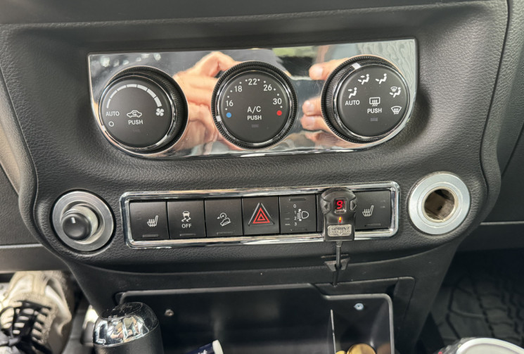 Jeep WRANGLER UNLIMITED JK UNLIMITED ARCTIC 2.8 CRD 16V DPF 4WD 200CH/ DISTRIBUTION A JOURS 