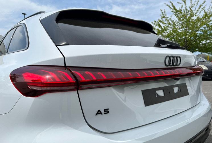 Audi A5 Avant TDI Hybride 204 ch S tronic 7 S line
