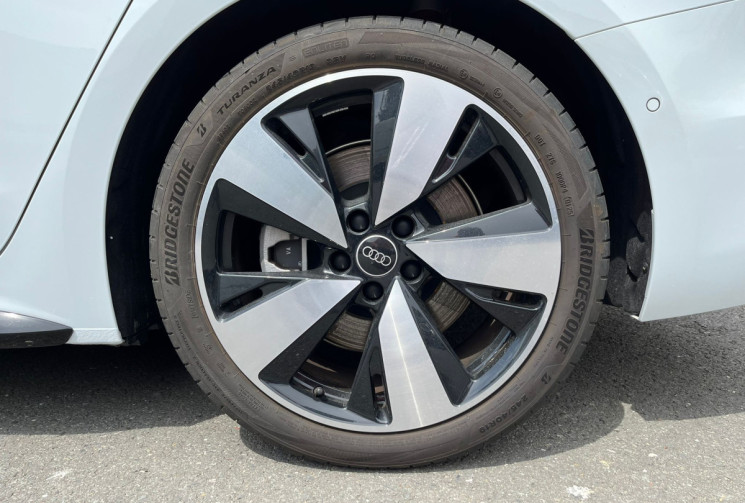 Audi A5 Avant TDI Hybride 204 ch S tronic 7 S line