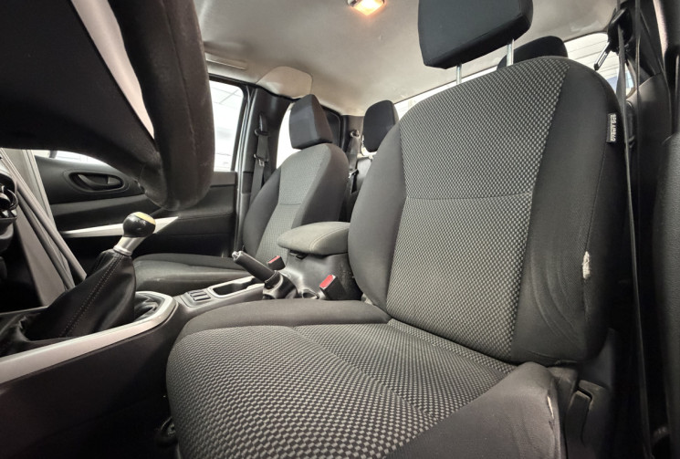 Nissan Navara NP 300 163 cv + protection sous moteur . Moteur a chaine
