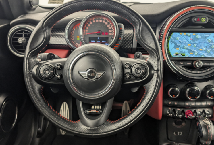 Mini MINI CABRIOLET F57 231 CH JOHN COOPER WORKS BVA6 FINITION JCW EXCLUSIVE DESIGN