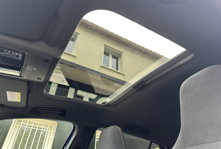 Volkswagen Golf 8 1.5 e-TSI OPF 150 R-Line DSG7 * TOIT OUVRANT * ATTELAGE * GARANTIE 6 MOIS