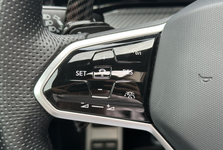 Volkswagen Golf 8 1.5 e-TSI OPF 150 R-Line DSG7 * TOIT OUVRANT * ATTELAGE * GARANTIE 6 MOIS