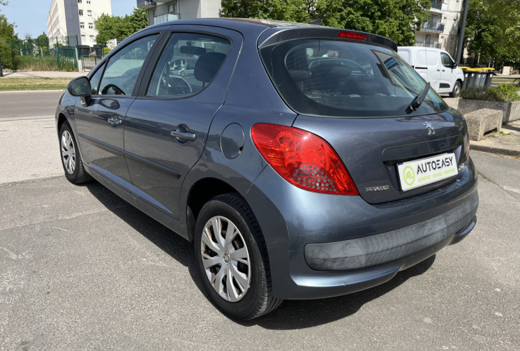 Peugeot 207 5 portes 1.4 e 16V 90cv