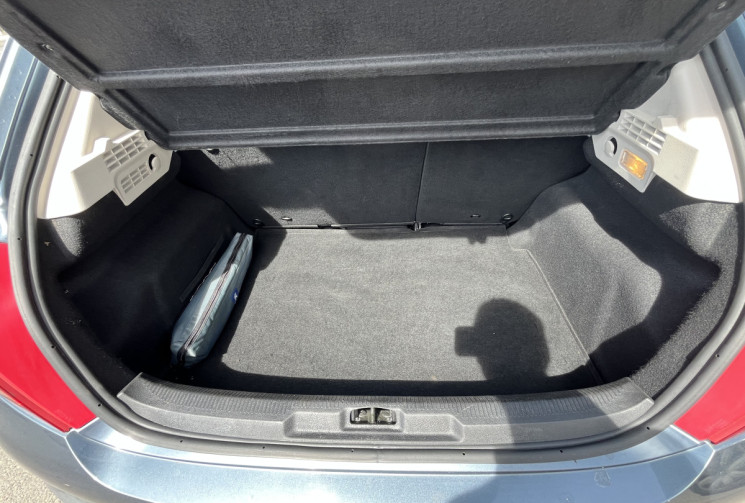 Peugeot 207 5 portes 1.4 e 16V 90cv