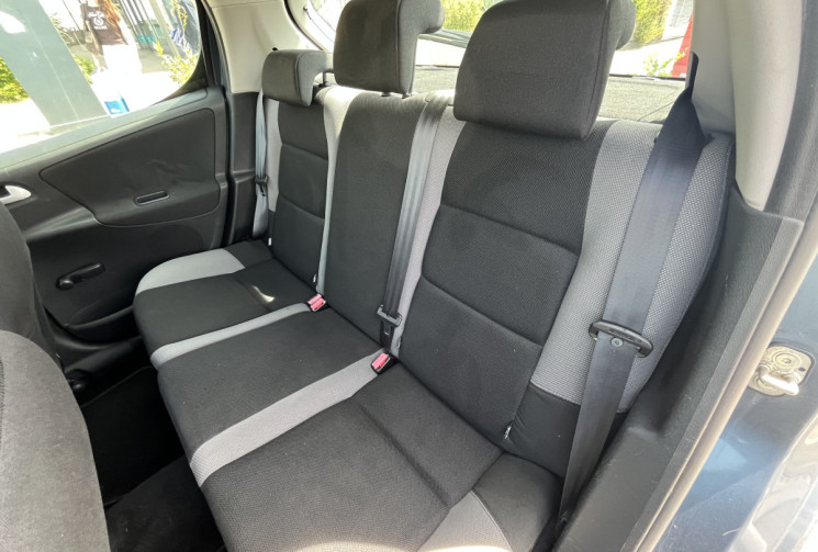 Peugeot 207 5 portes 1.4 e 16V 90cv