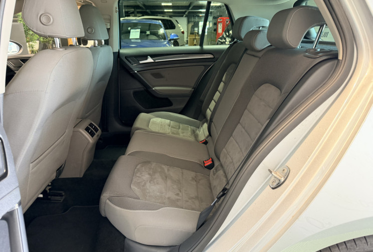 Volkswagen Golf 1.6 TDI 105 ch BlueMotion Carat DSG