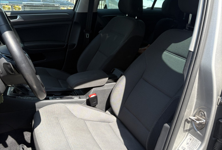 Volkswagen Golf VII 7 ph2 1.4 TSI 125 DSG Confortline / Suivi d’entretien / 