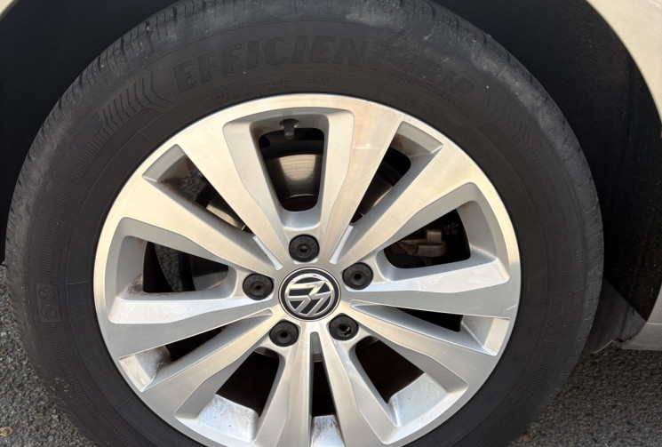 Volkswagen Golf VII 7 ph2 1.4 TSI 125 DSG Confortline / Suivi d’entretien / 